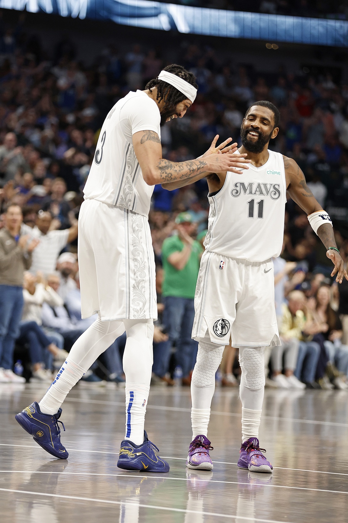 炸金花单机-真就只打了一场...浓眉和欧文组合仅同时在场打了25分钟