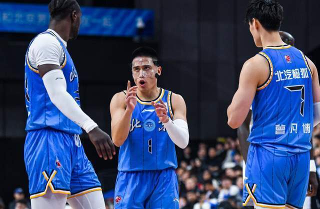 炸金花单机-CBA最新排名!上海狂胜北京杀回第2,黑马逼近前四,辽宁跌至第10